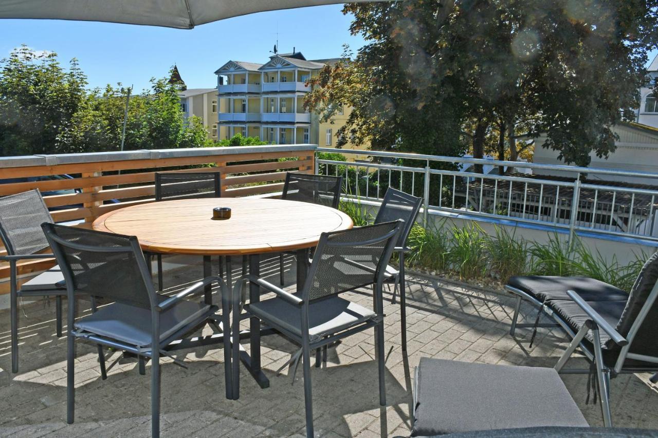 Schoene Ferienwohnungen Mit Kamin Im Ostseebad Sellin Exterior photo